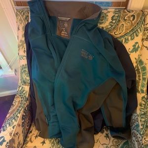 Mountain hardware jacket